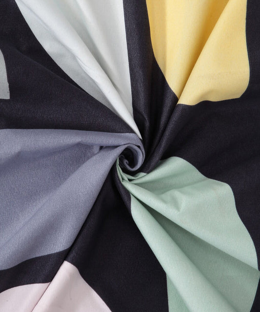 Geometrical Flat Double Bedsheet With 2 Pillow Covers